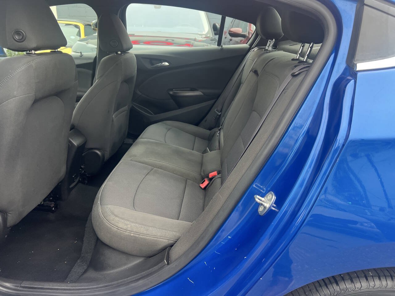 Used 2017 Chevrolet Cruze LT w/ Convenience Package FWD image 8