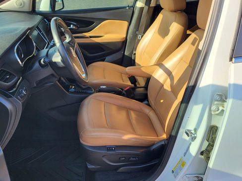 Used 2018 Buick Encore Premium image 17