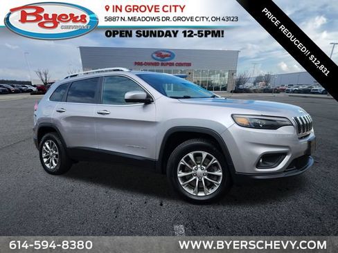 Used 2019 Jeep Cherokee Latitude Plus w/ Cold Weather Group AWD/4WD image 1