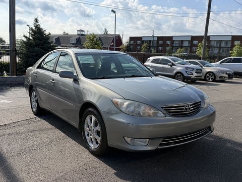 Used 2005 Toyota Camry LE FWD image 3