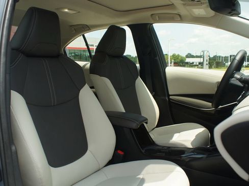 Used 2025 Toyota Corolla XLE FWD image 23