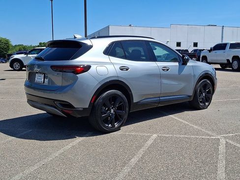 Used 2023 Buick Envision Essence w/ Sport Touring Package AWD/4WD image 9
