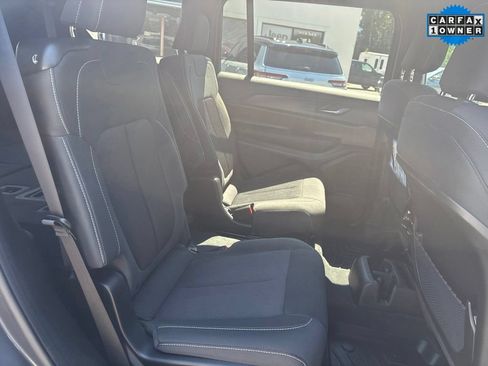 Certified 2025 Jeep Grand Cherokee L Laredo w/ Trailer Tow Package AWD/4WD image 22