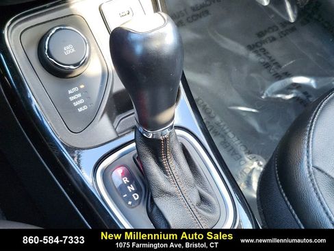 Used 2019 Jeep Compass Limited image 27