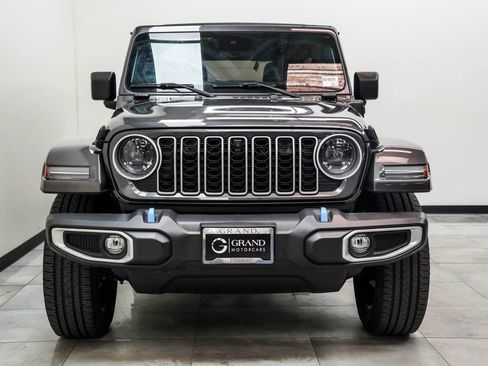 Used 2024 Jeep Wrangler Unlimited Sahara w/ Technology Group AWD/4WD image 6
