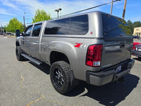 Used 2013 GMC Sierra 2500 Denali w/ Suspension Package, Off-Road AWD/4WD image 5