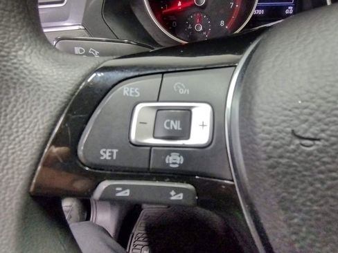 Used 2020 Volkswagen Tiguan S image 26