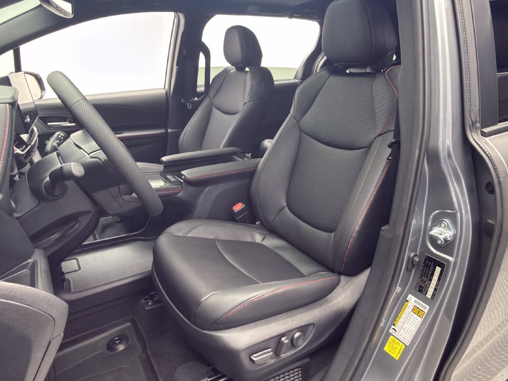 Used 2026 Toyota Sienna XSE AWD/4WD image 19
