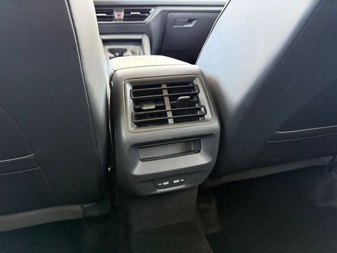 Used 2026 Volkswagen Tiguan SE AWD/4WD image 20