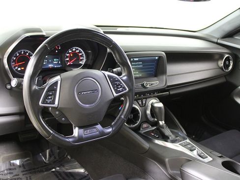 Used 2017 Chevrolet Camaro LT RWD image 7