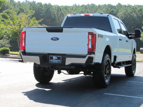 Used 2023 Ford F250 XLT w/ FX4 Off-Road Package image 12