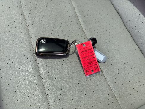 Used 2019 Volkswagen Tiguan S AWD/4WD image 34