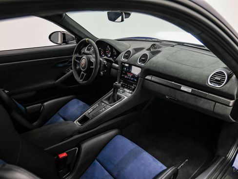 Used 2025 Porsche 718 Cayman GT4 RS RWD image 57