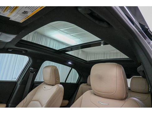 Certified 2024 Cadillac XT4 Luxury w/ Cold Weather Package image 11