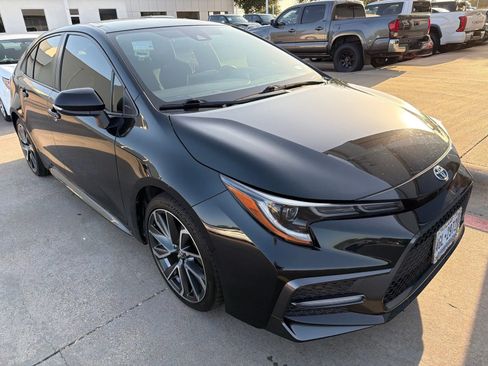 Used 2021 Toyota Corolla SE FWD image 3