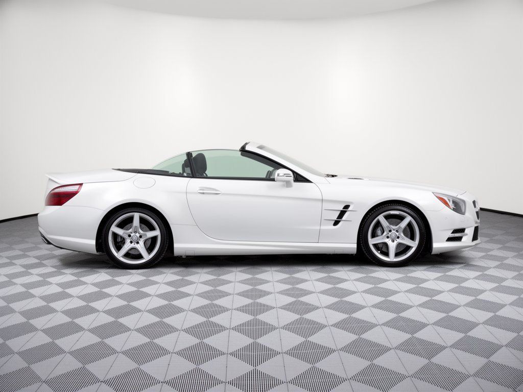 Used 2013 Mercedes-Benz SL 550 image 8