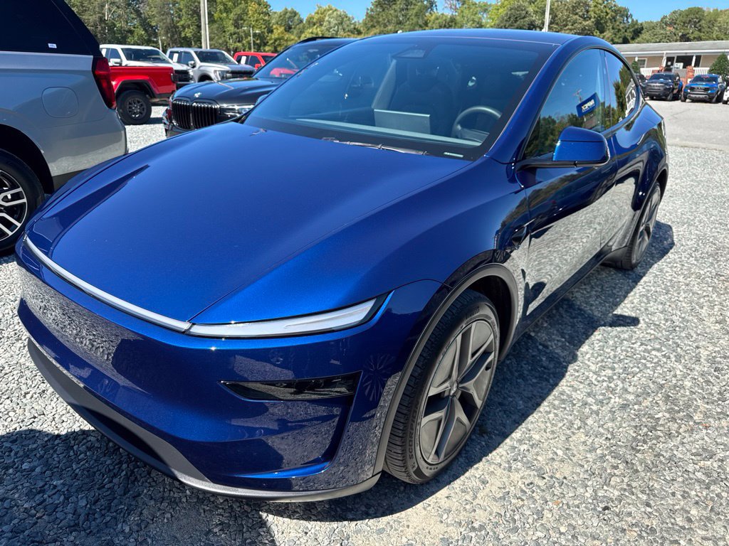 Used 2026 Tesla Model Y 2WD image 1