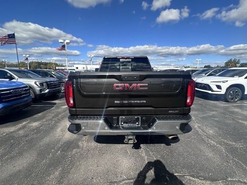 Used 2021 GMC Sierra 2500 SLT w/ SLT Preferred Package image 4