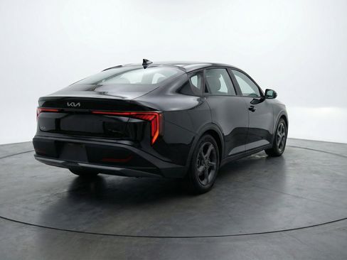 Used 2025 Kia K4 LXS image 9