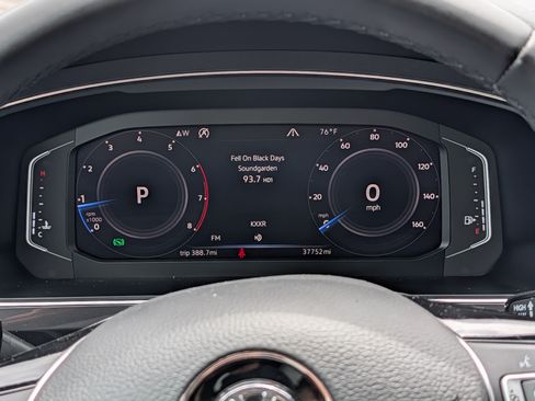 Used 2020 Volkswagen Tiguan SEL w/ Tiguan Two-Row MDO Package AWD/4WD image 21