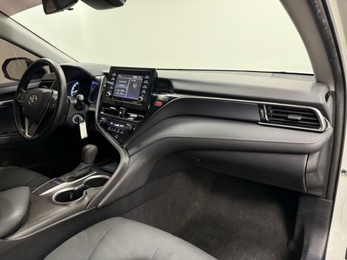 Used 2022 Toyota Camry LE image 22