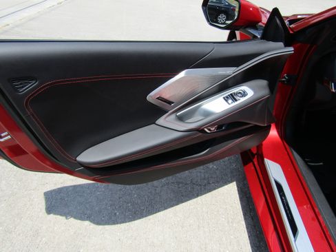 Used 2025 Chevrolet Corvette Stingray Premium Cpe w/ Z51 Performance Package RWD image 11