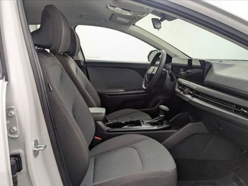 Used 2025 Kia K4 FWD image 22