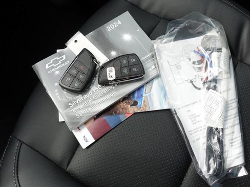 Used 2024 Chevrolet Silverado 1500 LT image 36