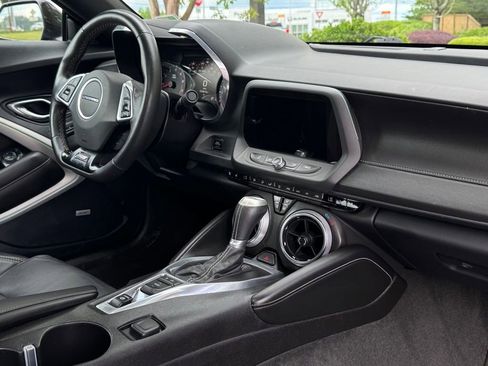 Used 2016 Chevrolet Camaro SS RWD image 21