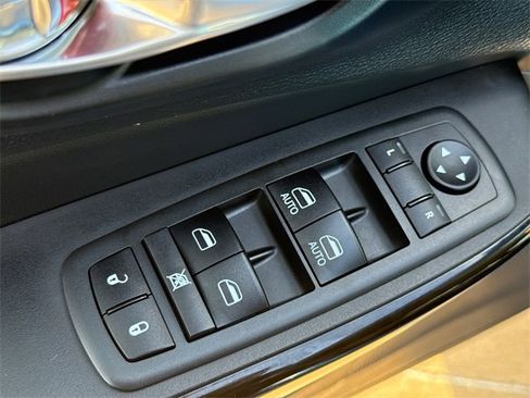 Used 2021 Jeep Cherokee Latitude Plus image 19