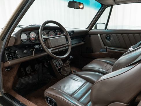 Used 1986 Porsche 911 Carrera image 4