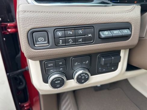 Used 2023 GMC Yukon Denali w/ Denali Reserve Package AWD/4WD image 12