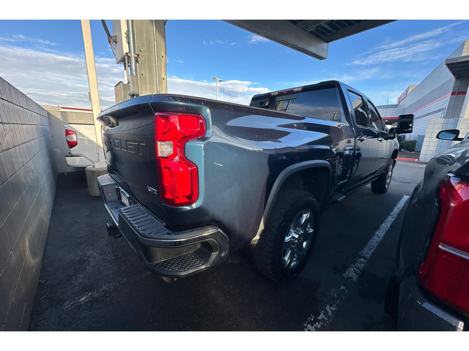 Used 2022 Chevrolet Silverado 2500 LTZ AWD/4WD image 5