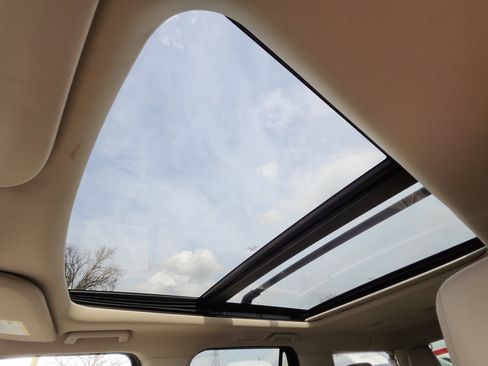 Used 2023 Ford Expedition Max Limited image 2