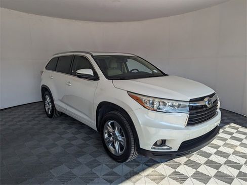 Used 2015 Toyota Highlander Limited image 2