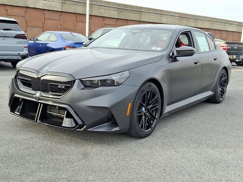 New 2026 BMW M5 w/ Carbon Package image 2