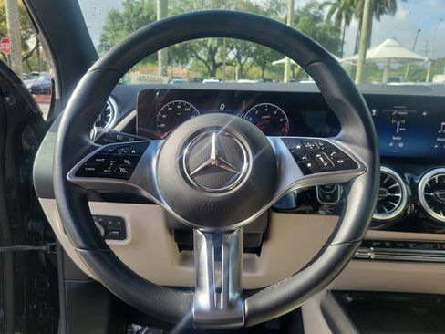 Used 2025 Mercedes-Benz GLA 250 image 22