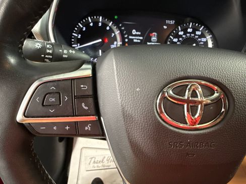 Used 2021 Toyota Highlander Platinum AWD/4WD image 39