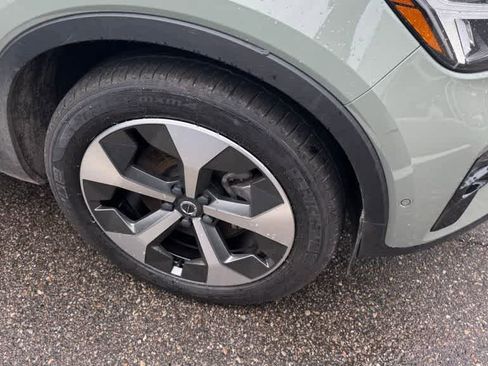 Used 2023 Volvo XC40 B5 Plus w/ Driver Assist Package image 11