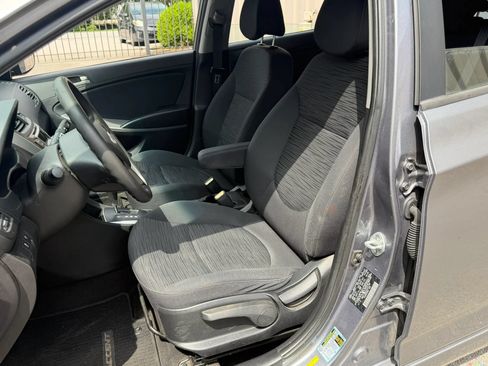 Used 2015 Hyundai Accent GS FWD image 9