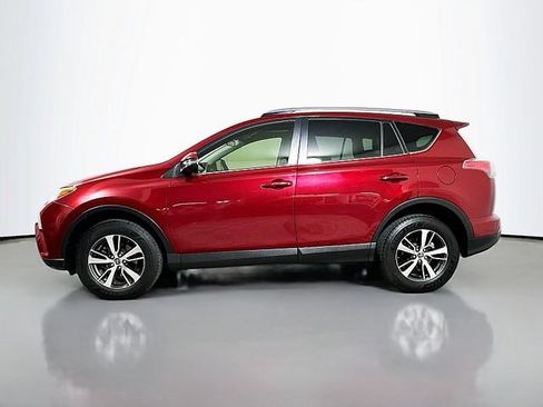 Used 2018 Toyota RAV4 XLE AWD/4WD image 4