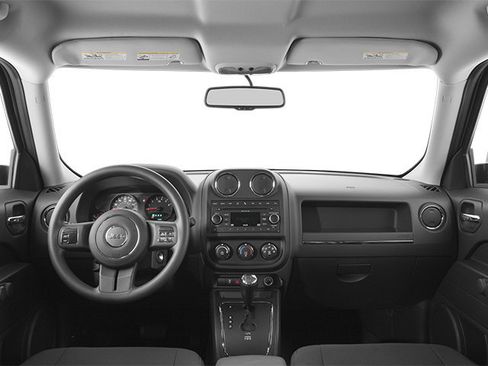 Used 2014 Jeep Patriot Limited w/ Sun/Sound Group FWD image 10