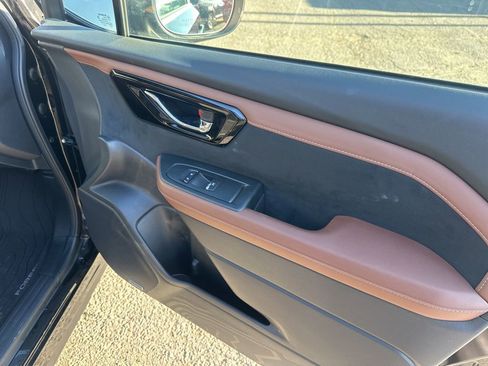 Used 2025 Subaru Forester Touring w/ Popular Package - Touring image 13