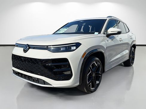 New 2026 Volkswagen Tiguan SEL R-Line AWD/4WD image 7