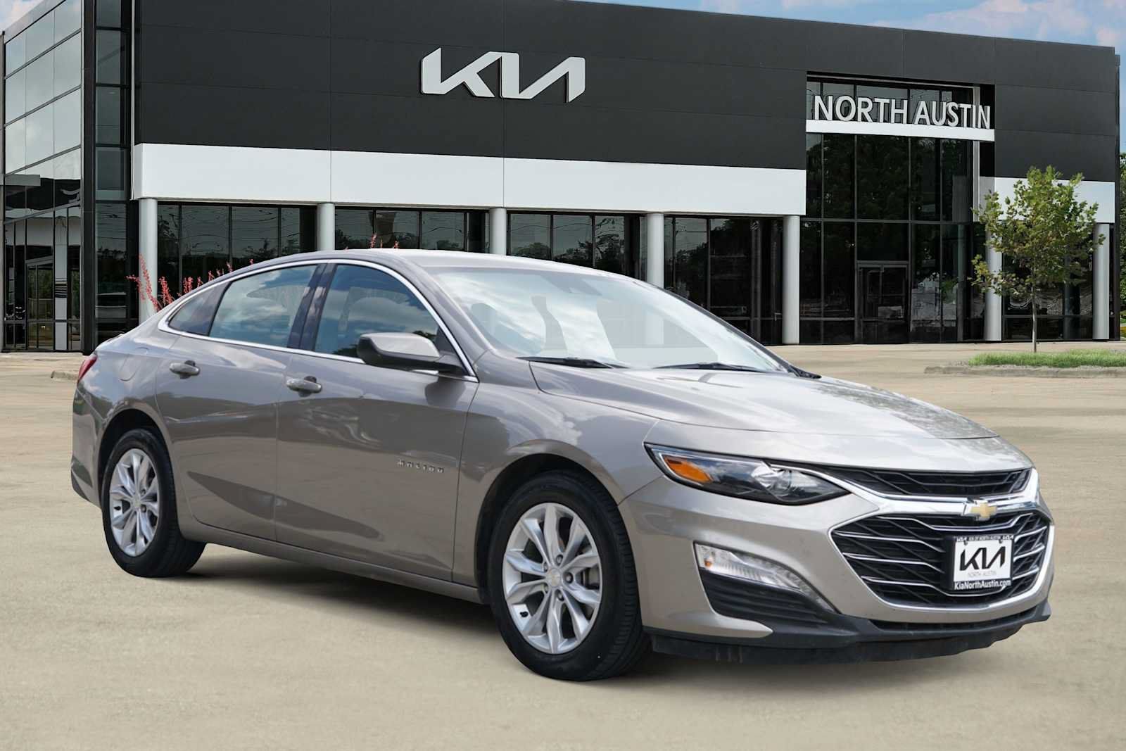 Used 2025 Chevrolet Malibu LT FWD image 6