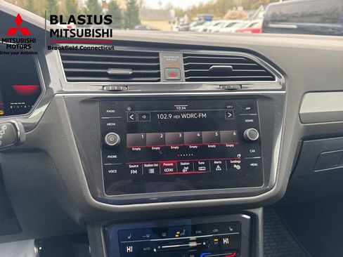 Used 2023 Volkswagen Tiguan SE R-Line AWD/4WD image 29