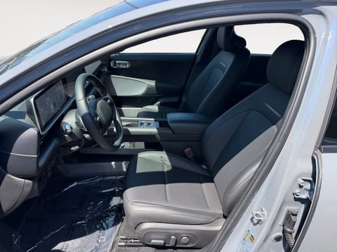 Certified 2025 Hyundai Ioniq 6 Limited RWD image 10