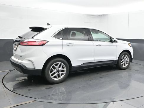 Used 2024 Ford Edge SEL AWD/4WD image 3