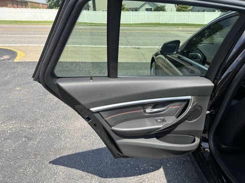 Used 2018 BMW 330i xDrive Wagon AWD/4WD image 14
