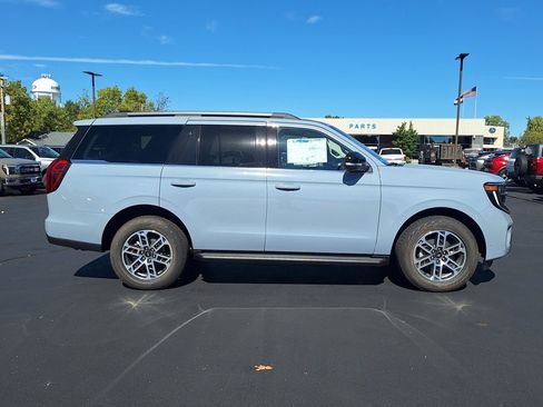 New 2025 Ford Expedition Active image 21